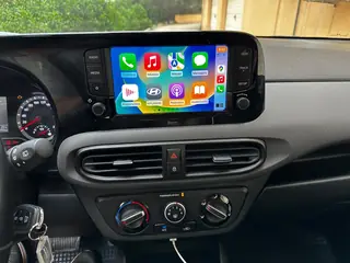 Touchscreen with Apple CarPlay