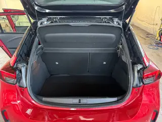 Coffre de l'Opel Corsa GS