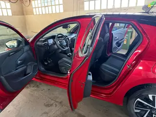 Habitacle complet de l'Opel Corsa GS